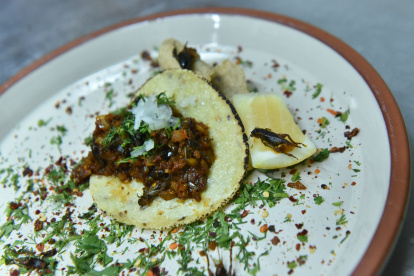 EN EL RESTAUTANTE VIVA ZAPATA SE PREPARAN TACOS DE SALTAMONTES 





04 de marzo de  2021

KARINA DEFAS 

Agencia (ag-expreso ag-extra ag-quito)