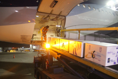 Las dosis llegaron al aeropuerto de Guayaquil, la madrugada de este sábado