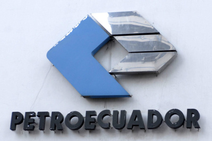 Logotipo de la petrolera estatal ecuatoriana Petroecuador al norte de Quito.