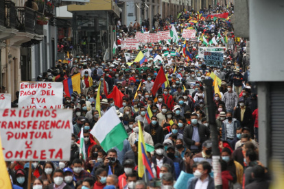 La marcha llegó a la altura de la calle Chile, uno de los ingresos a la Plaza de la Independencia, cerca de las 11:30.