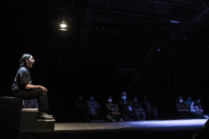 escena de una de las obras presentadas en el Teatro Sánchez Aguilar, con restricciones de aofor y medidas de bioseguridad.