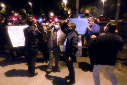 Acciones. Policías retirados en una acción de rechazo en el caso Isspol.