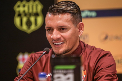 Carlos Garcés está feliz de su estreno goleador con Barcelona.