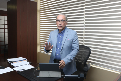 Ricardo Rivadeneira ha ejercido varios cargos en empresas privadas.