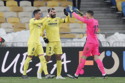 Los jugadores del Villarreal celebra uno de los tantos conseguidos.