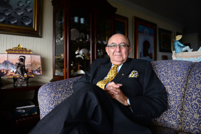 Luis Gallegos, embajador de carrera, fue jefe de misión de Ecuador en Estados Unidos y en las Naciones Unidas.

LUIS GALLEGOS 

SECTOR LA GONZALEZ SUAREZ



04 de agosto de 2017

Agencia (ag-expreso ag-extra ag-quito)