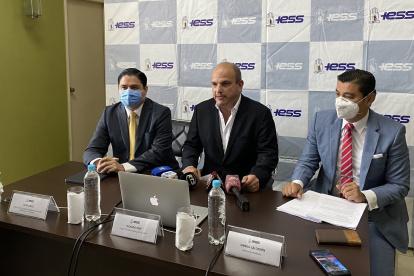 El pasado viernes, autoridades del IESS ofrecieron una rueda de prensa para explicar la situación que implica a la pareja de estudiantes.