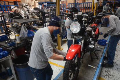 Las empresas del país han debido adaptar sus horarios y jornadas a la nueva realidad del país.