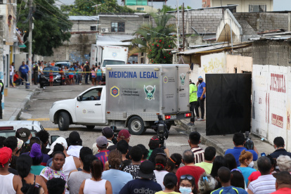 Sitio. Los cuerpos fueron encontrados en avanzado estado de descomposición, en diferentes partes de la casa.