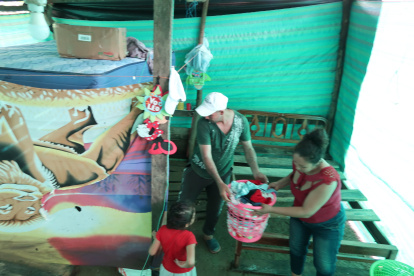 Damnificados. Miriam Ramos perdió todo: colchones, ropa, útiles escolares de sus hijas. El agua irrumpió en la covacha donde vive.