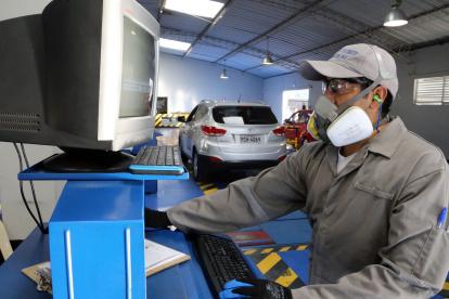 En la capital, la revisión técnica vehicular se retomó en febrero. Se habilitaron seis centros.