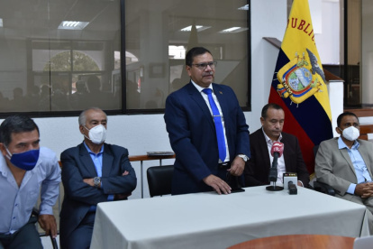 Los transportistas aseguran que luego de la pandemia de la COVID-19 quedaron afectados y no pueden asumir el alza de combustibles.