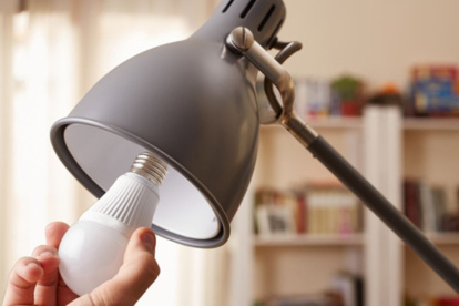 Los focos con tecnología LED ahorran consumo.