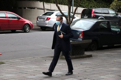 Defensa. Juan Pablo Albán, uno de los abogados de Jorge Yunda, estuvo ayer en la Fiscalía General del Estado.