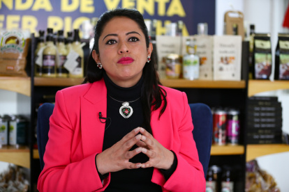 Pabón ofreció poner a disposición del Gobierno nacional sus centros de atención y personal capacitado para apoyar un programa masivo de vacunación, ante el colapso y la demora del plan oficial de inmunización.