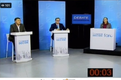 Profesores universitarios y dirigentes sociales hicieron preguntas al aspirante a vicepresidente por Unes.