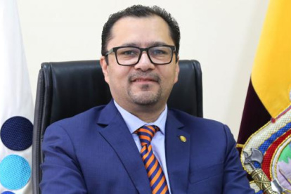 Desde julio de 2020, es el Director Ejecutivo de la Agencia Nacional de Regulación,
Control y Vigilancia Sanitaria.