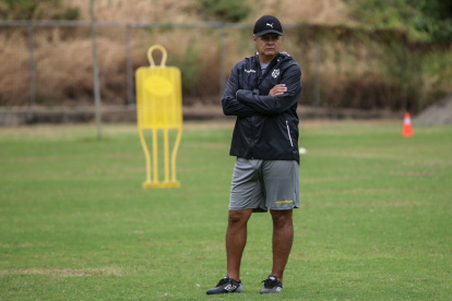 Rolando Azas, asistente técnico de Fabián Bustos en Barcelona.