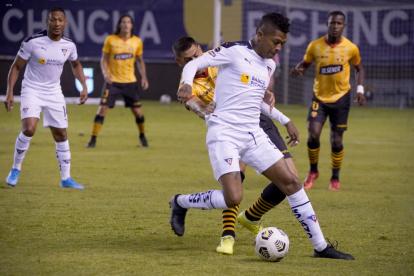 Liga de Quito lució mejor en el primer tiempo del encuentro ante Barcelona.