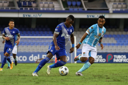 Emelec no pudo romper  en el primer tiempo el candado que puso la visita