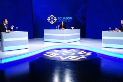 Los dos aspirantes presidenciales respondieron a cinco ejes temáticos presentados por la moderador Claudia Arteaga.