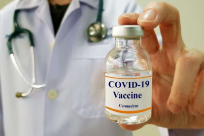 En esa oportunidad fueron 12 los investigadores que formaron la banda y entonaron la conocida canción acompañados de diferentes instrumentos.