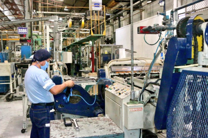 Fadesa produce empaques de lata para las principales empresas.