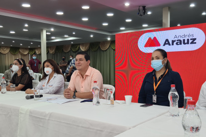 El candidato Arauz participó de un conversatorio con medios de comunicación en Guayaquil.