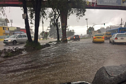 Las lluvias y el desbordamiento de dos ríos han afectado seriamente a numerosos barrios del distrito.