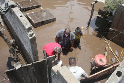 Veinte familias en siete viviendas de la localidad resultaron damnificadas.