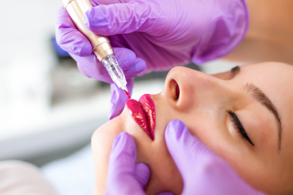 La micropigmentación permite la duración del maquillaje hasta por 5 años.