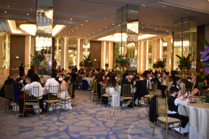 La noche del sábado se realizó una fiesta de graduación en un conocido hotel de la ciudad.