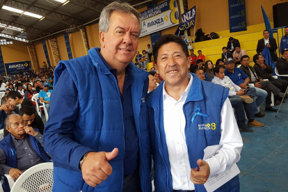 Álvaro Castillo (i) es el presidente nacional del partido Avanza.