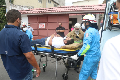 El herido fue llevado a una casa de salud.