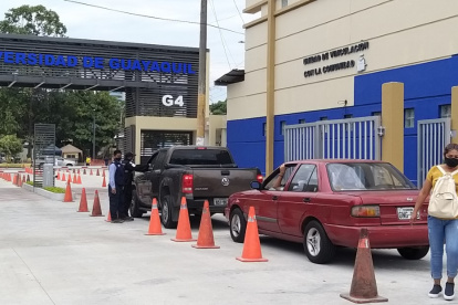 La seguridad de la Universidad de Guayaquil mantiene su trabajo de manera presencial.