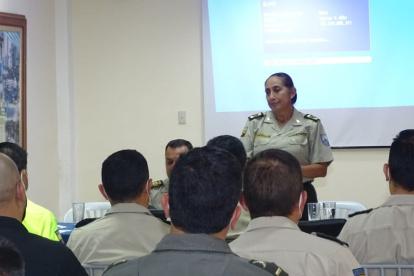 Asistencia. En el acto participaron jefes policiales de la Zona 8.