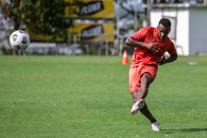 Pedro Pablo Velasco, marcapunta de Barcelona, sufrió la rotura del tendón de Aquiles de su pierna izquierda.