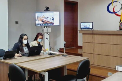 Ayer continuó la audiencia de juicio contra un exfuncionario de la empresa de seguros y su esposa.