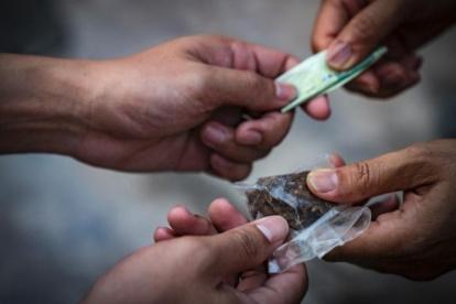 Se presume que los detenidos vendían la droga con la modalidad de intercambio de manos.