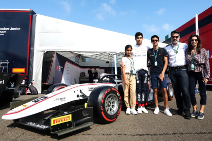 El piloto ecuatoriano ha encontrado en su familia, un gran soporte emocional.