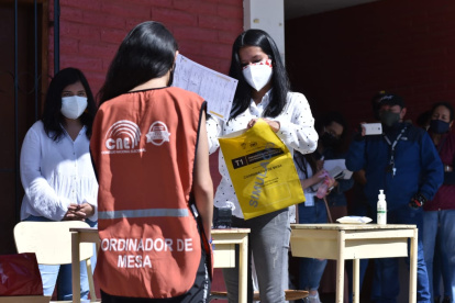 Para el simulacro se habilitaron 1.218 Juntas Receptoras del Voto a nivel nacional. Algunos recintos siguen bajo observación por el clima.