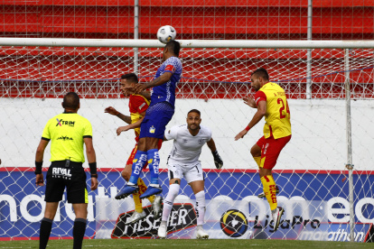 Aucas tiene muchas dificultades para defender su portería. En todos los partidos oficiales de la temporada 2021 ha recibido goles. Ya cambió de entrenador. 
 Quito 31 de Marzo de 2021 Agencia(ag-extra ag-expreso-ag-quito) API