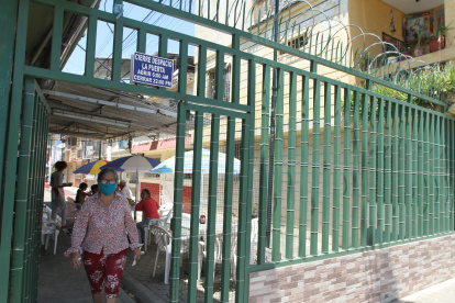 Las peatonales y las viviendas de la ciudadela Sopeña permanecen con rejas para evitar la delincuencia que cada día toma mayor fuerza.