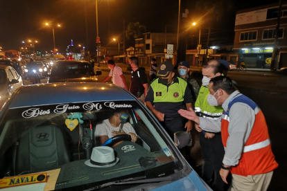 Autoridades y uniformados realizaron operativos en calles principales de Guayaquil y Durán