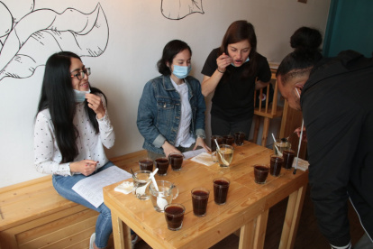 Las catas gratuitas atraen a clientes.