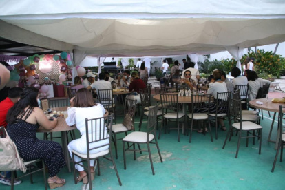 Una de las fiestas clandestinas que las autoridades intervinieron. Tanto agentes del municipio como de la gobernación hicieron controles durante el fin de semana.