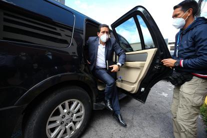 El candidato del correísmo a la Presidencia de Ecuador, Andrés Arauz, llega a un encuentro con la Cámara de la Industria de la Construcción (CAMICON) hoy, en Quito (Ecuador).