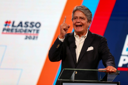 En la imagen, el centroderechista Guillermo Lasso, aspirante a la presidencia de Ecuador.