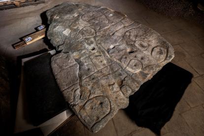 Una losa ornamentada, acaba de convertirse en una nueva fuente de conocimiento cartográfico

Una losa ornamentada, acaba de convertirse en una nueva fuente de conocimiento cartográfico
Inrap./Denis Gliksman