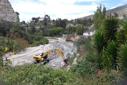 La Epmmop realizó obras de reforzamiento la semana pasada. El viaducto estuvo cerrado cerca de quince días.